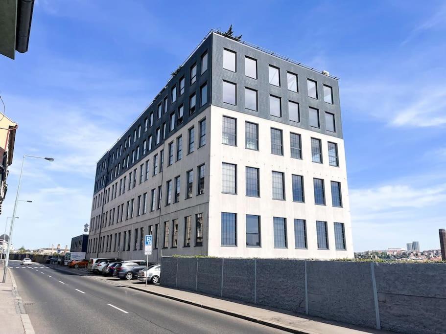 Апартаменты The Factory Loft Прага Экстерьер фото
