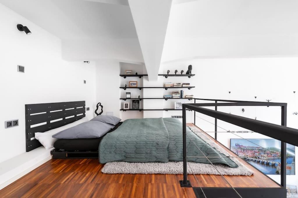 Апартаменты The Factory Loft Прага Экстерьер фото