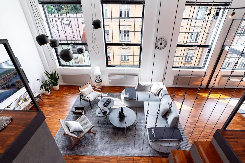 Апартаменты The Factory Loft Прага Экстерьер фото
